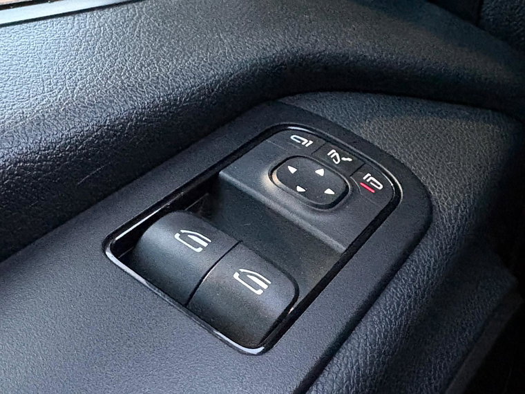 Vehicle Image 24