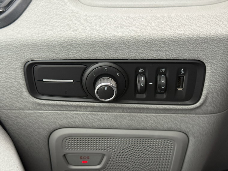 Vehicle Image 28