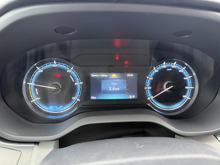Vehicle Image 32