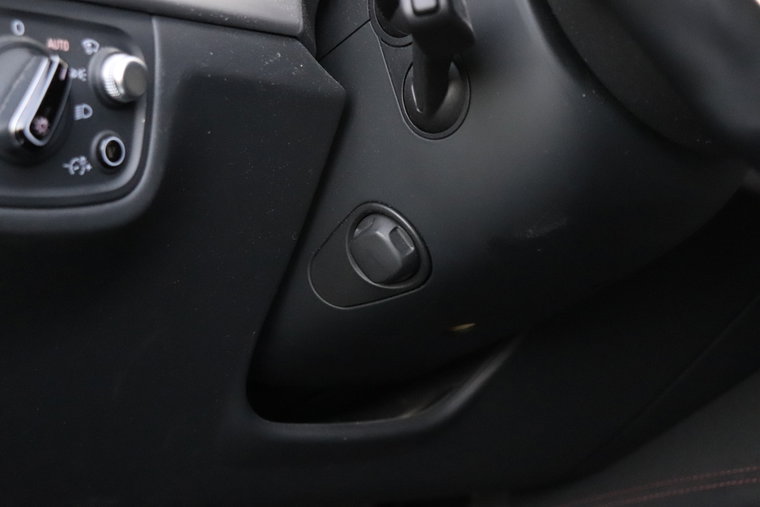Vehicle Image 26