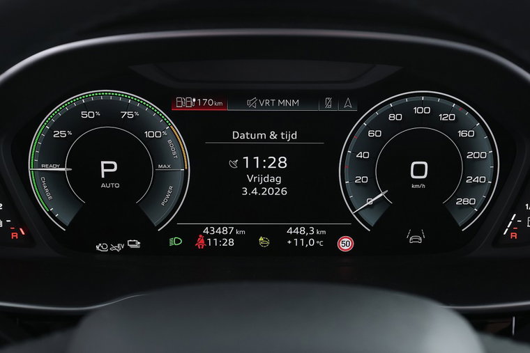 Vehicle Image 32