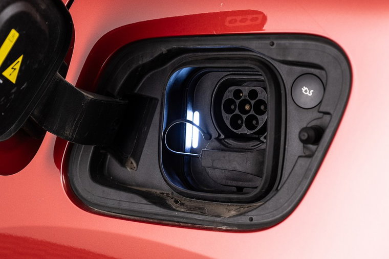 Vehicle Image 25