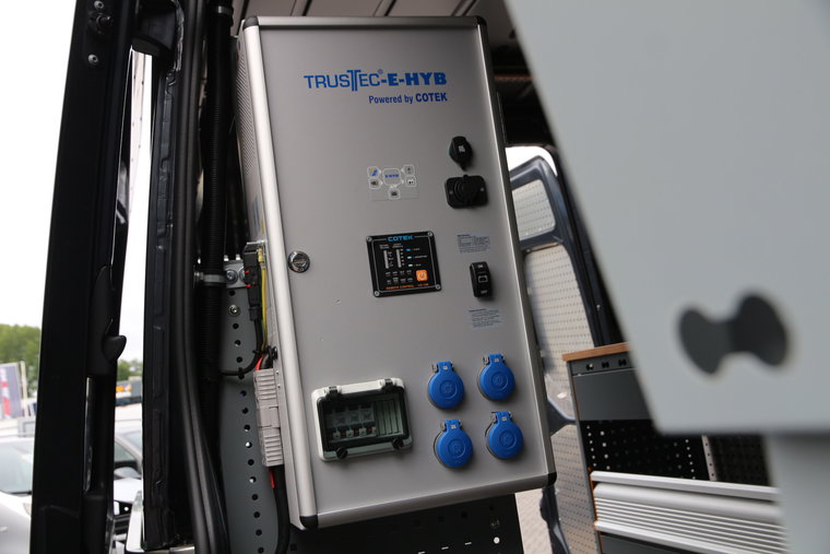 Vehicle Image 12