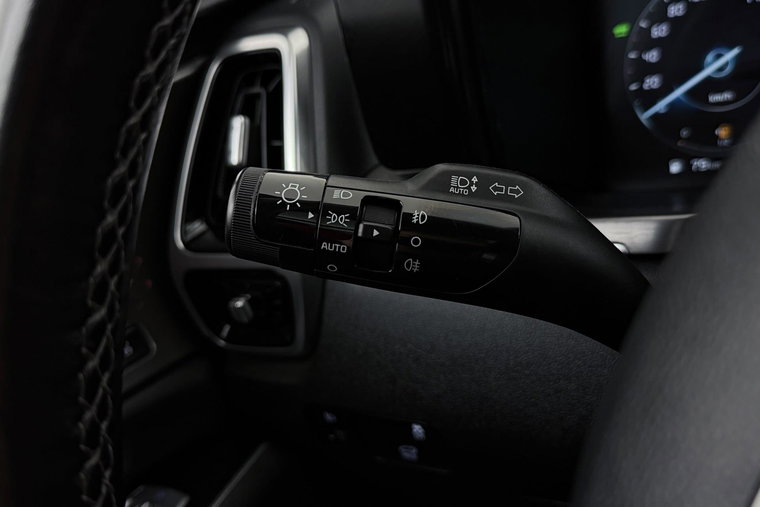 Vehicle Image 38