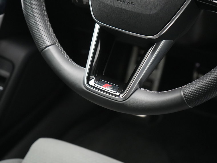 Vehicle Image 38