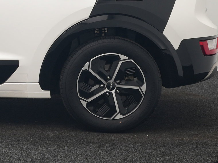 Vehicle Image 39
