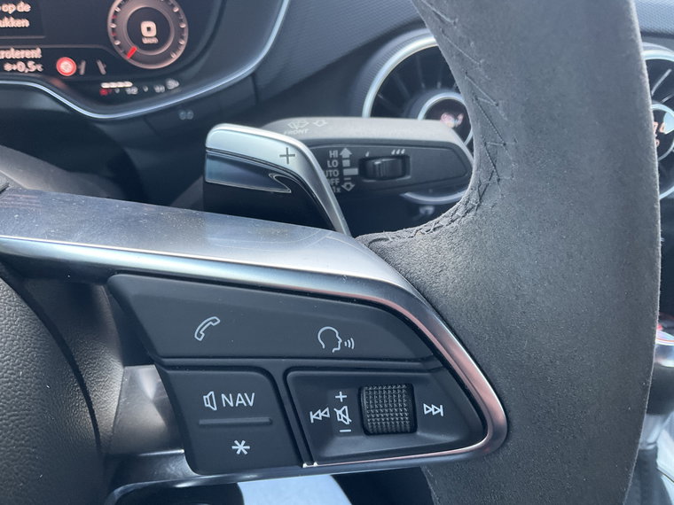Vehicle Image 30