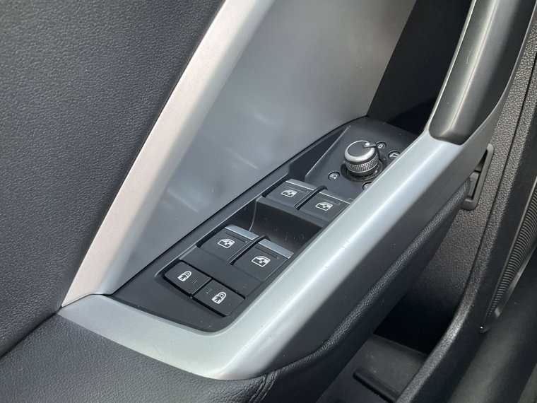 Vehicle Image 27