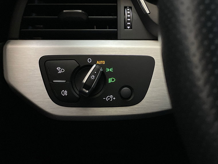Vehicle Image 26