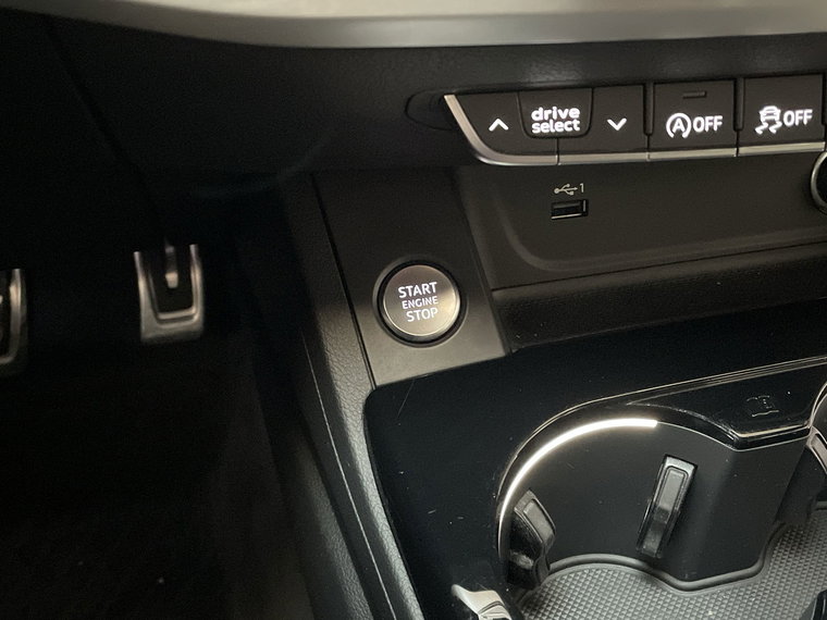 Vehicle Image 28