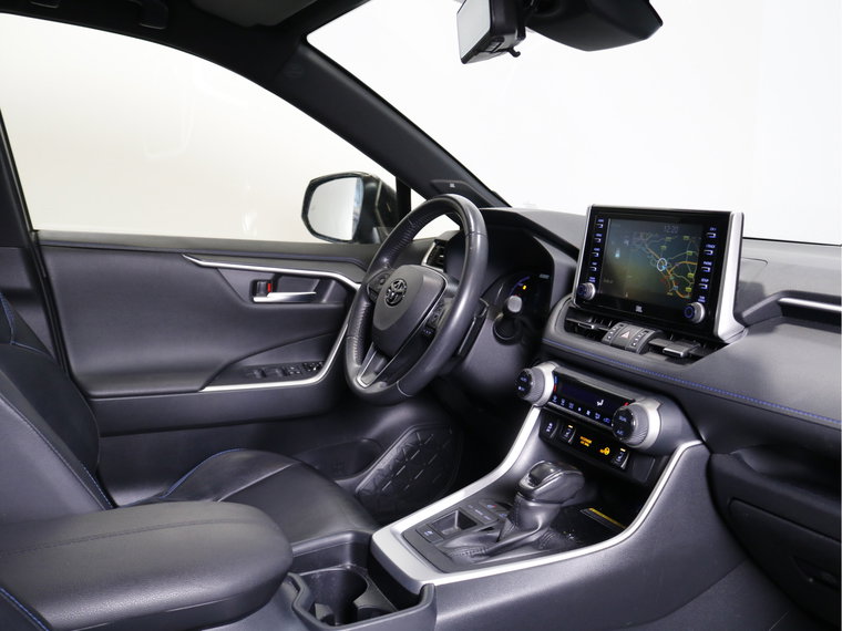 Vehicle Image 8