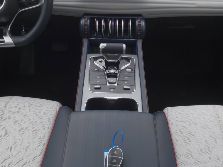 Vehicle Image 12