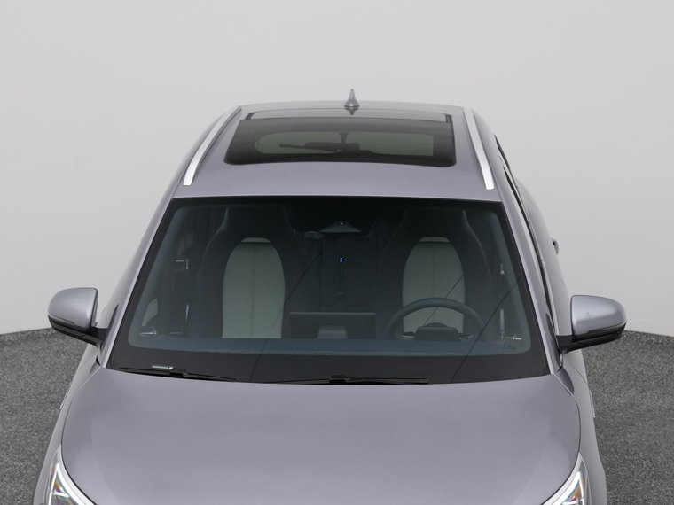 Vehicle Image 32