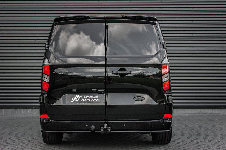 Vehicle Image 38