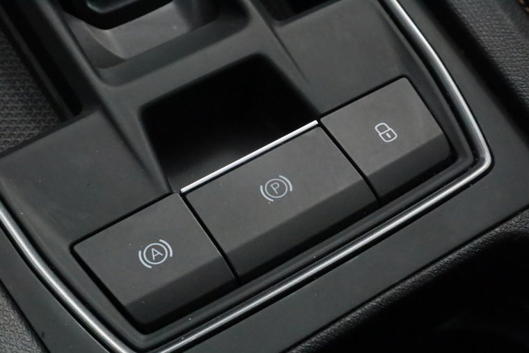 Vehicle Image 33
