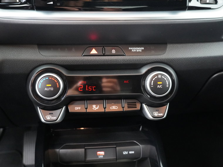 Vehicle Image 32