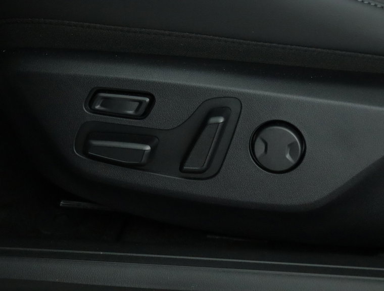Vehicle Image 40