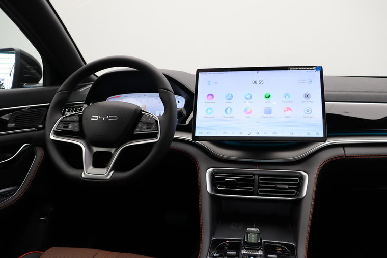 Vehicle Image 12