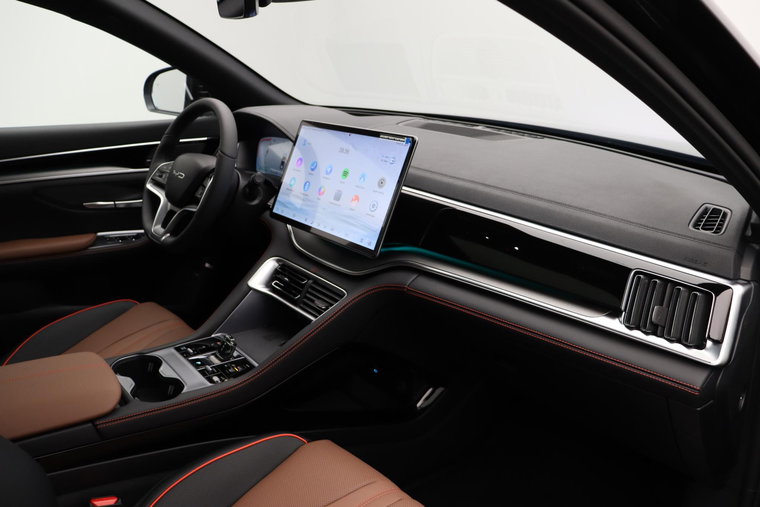 Vehicle Image 13