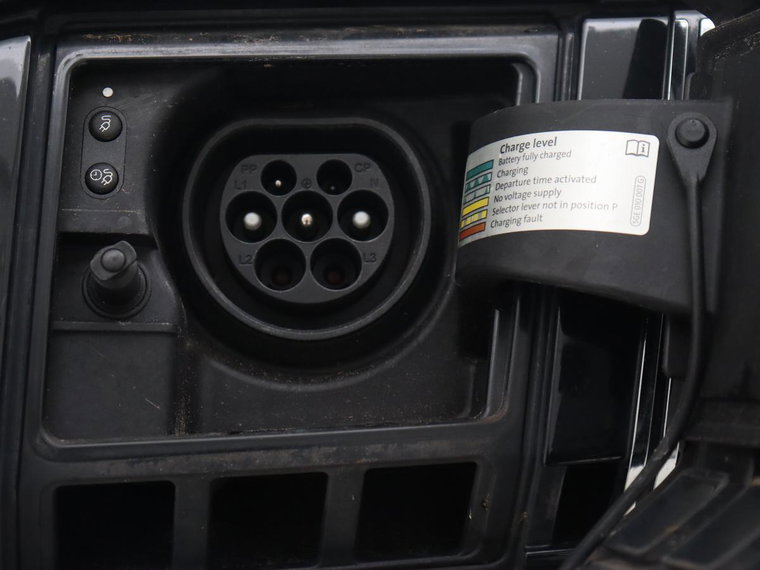 Vehicle Image 14