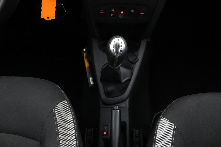 Vehicle Image 23