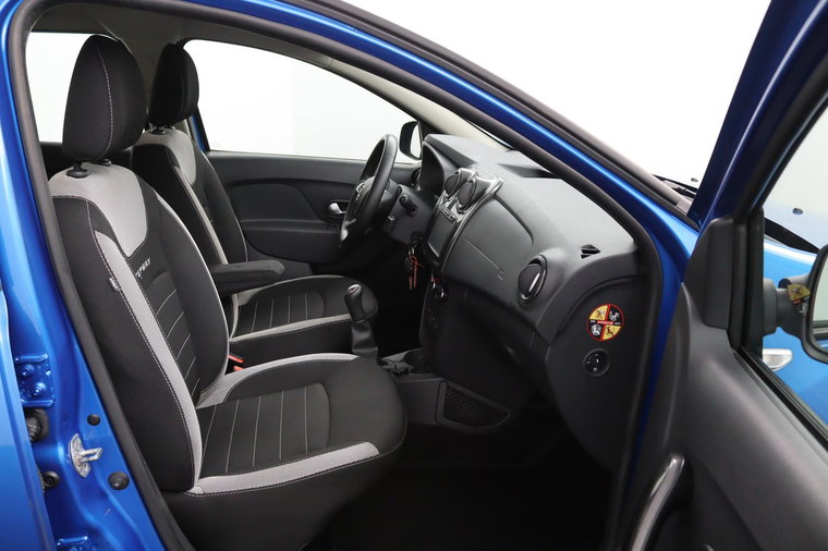 Vehicle Image 30