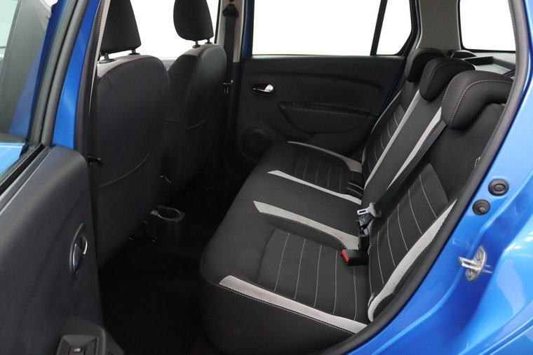 Vehicle Image 33
