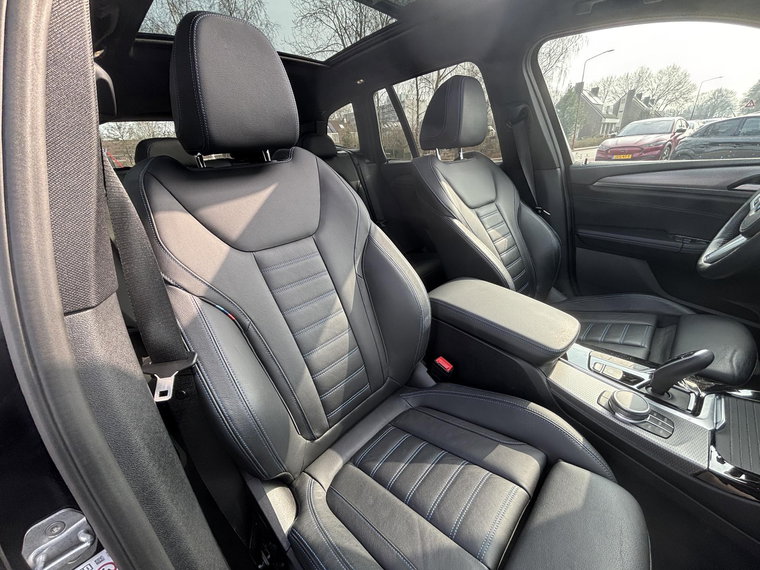 Vehicle Image 38
