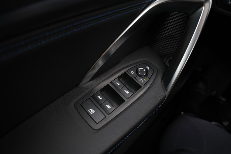 Vehicle Image 38