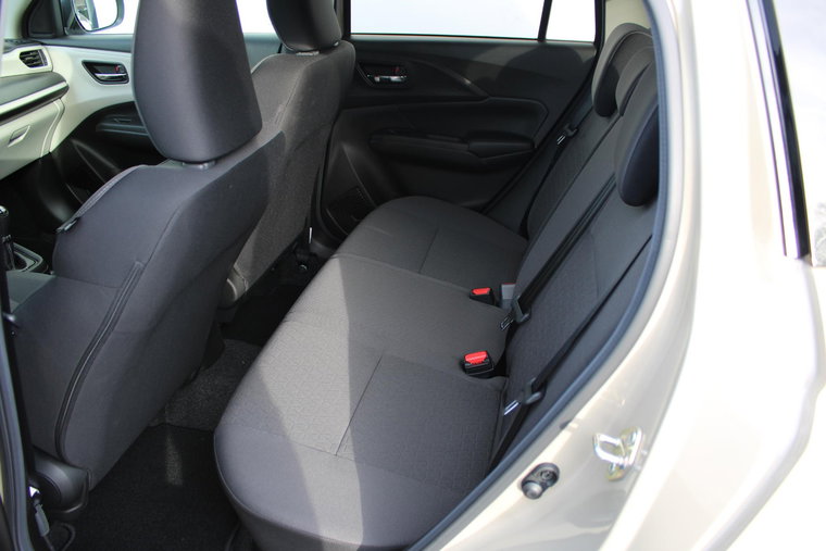 Vehicle Image 16