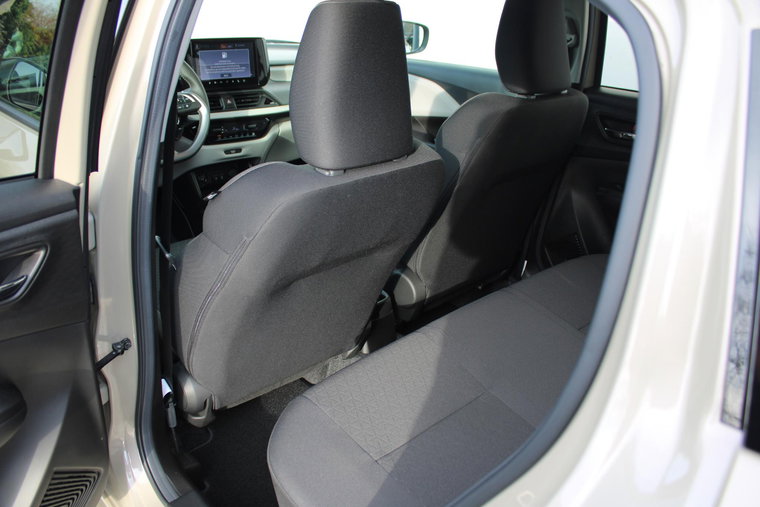 Vehicle Image 17