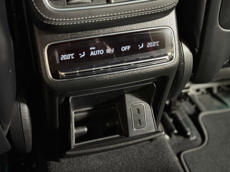 Vehicle Image 23