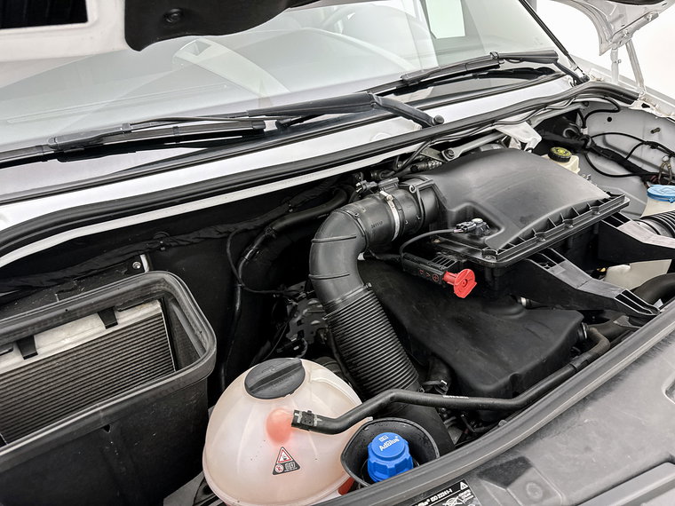 Vehicle Image 25