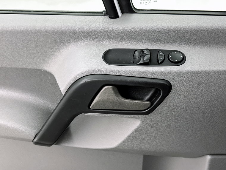 Vehicle Image 26