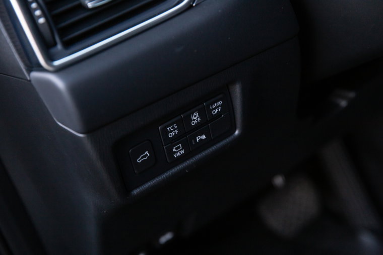 Vehicle Image 25