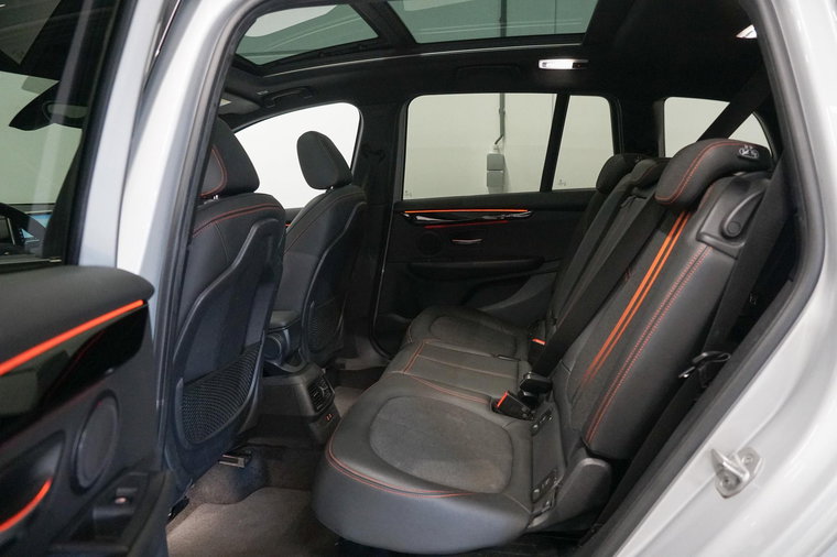 Vehicle Image 33