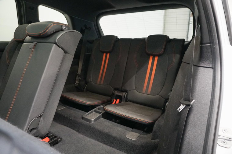 Vehicle Image 38