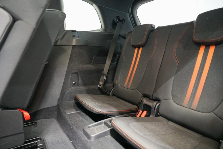 Vehicle Image 40