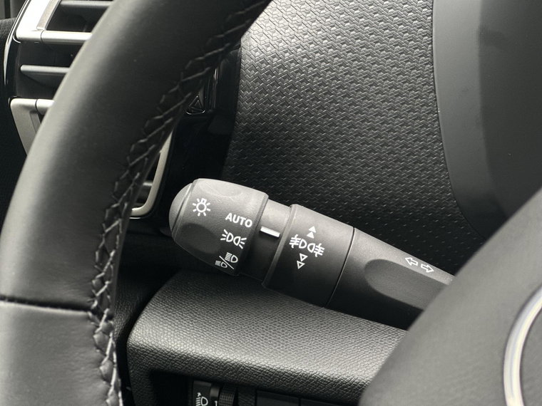 Vehicle Image 28