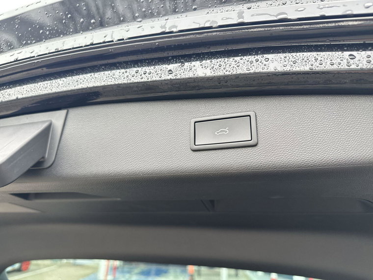 Vehicle Image 26