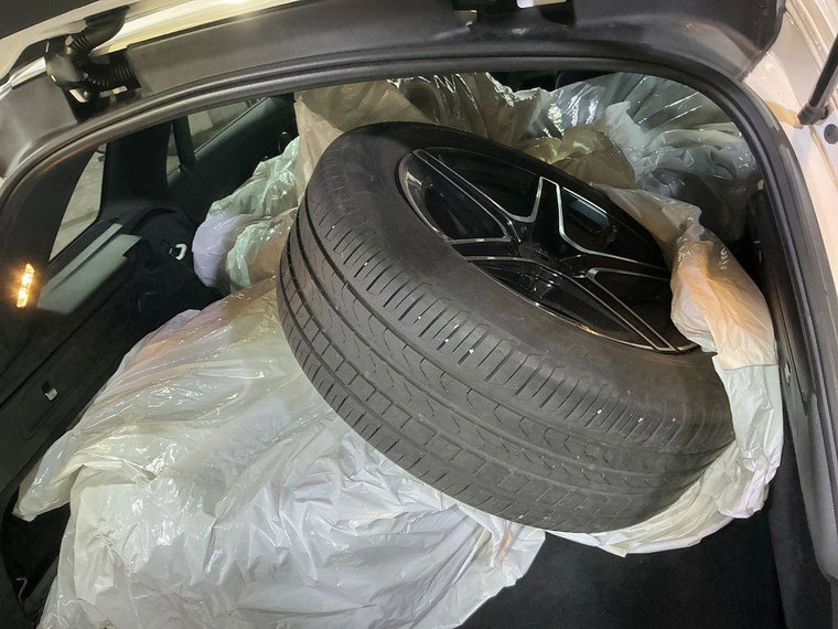 Vehicle Image 11