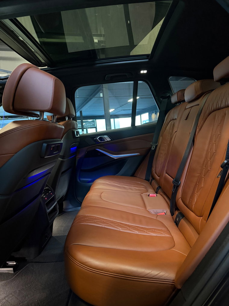 Vehicle Image 35
