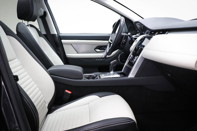 Vehicle Image 12