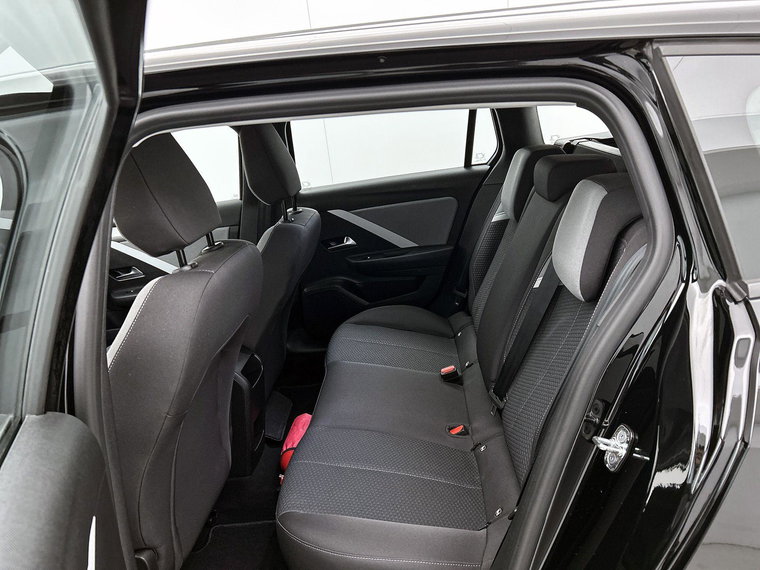 Vehicle Image 26