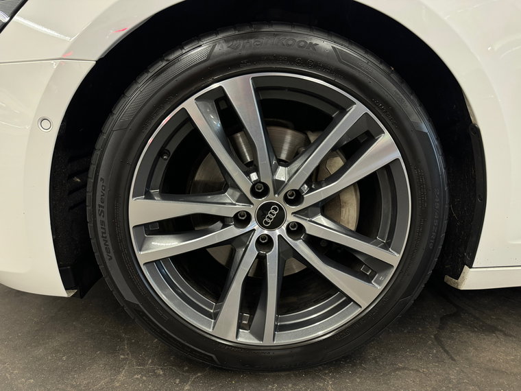 Vehicle Image 22
