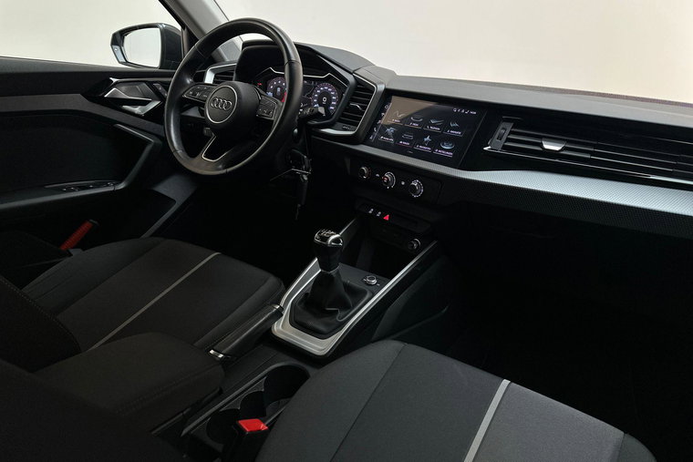 Vehicle Image 13
