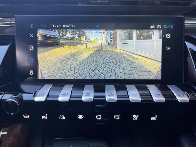 Vehicle Image 38