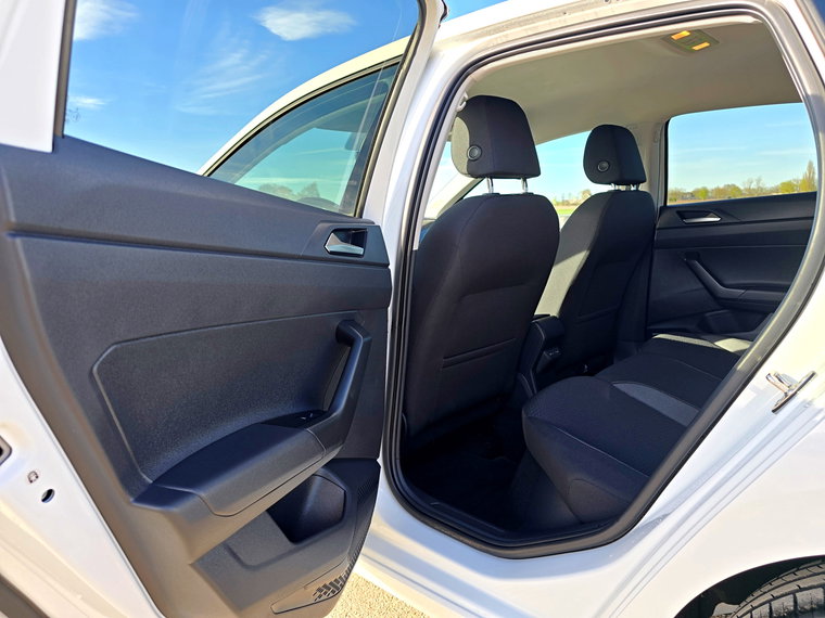 Vehicle Image 36