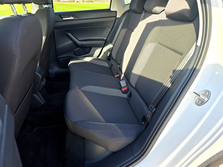 Vehicle Image 38