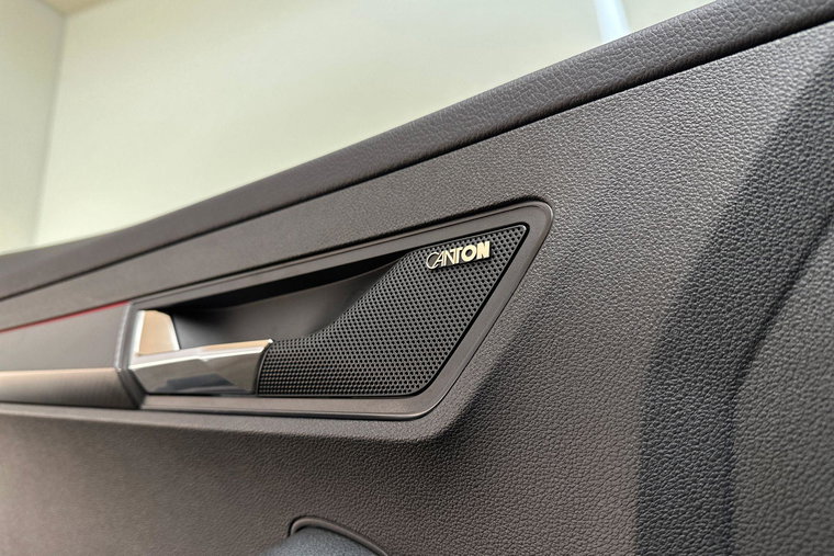 Vehicle Image 19
